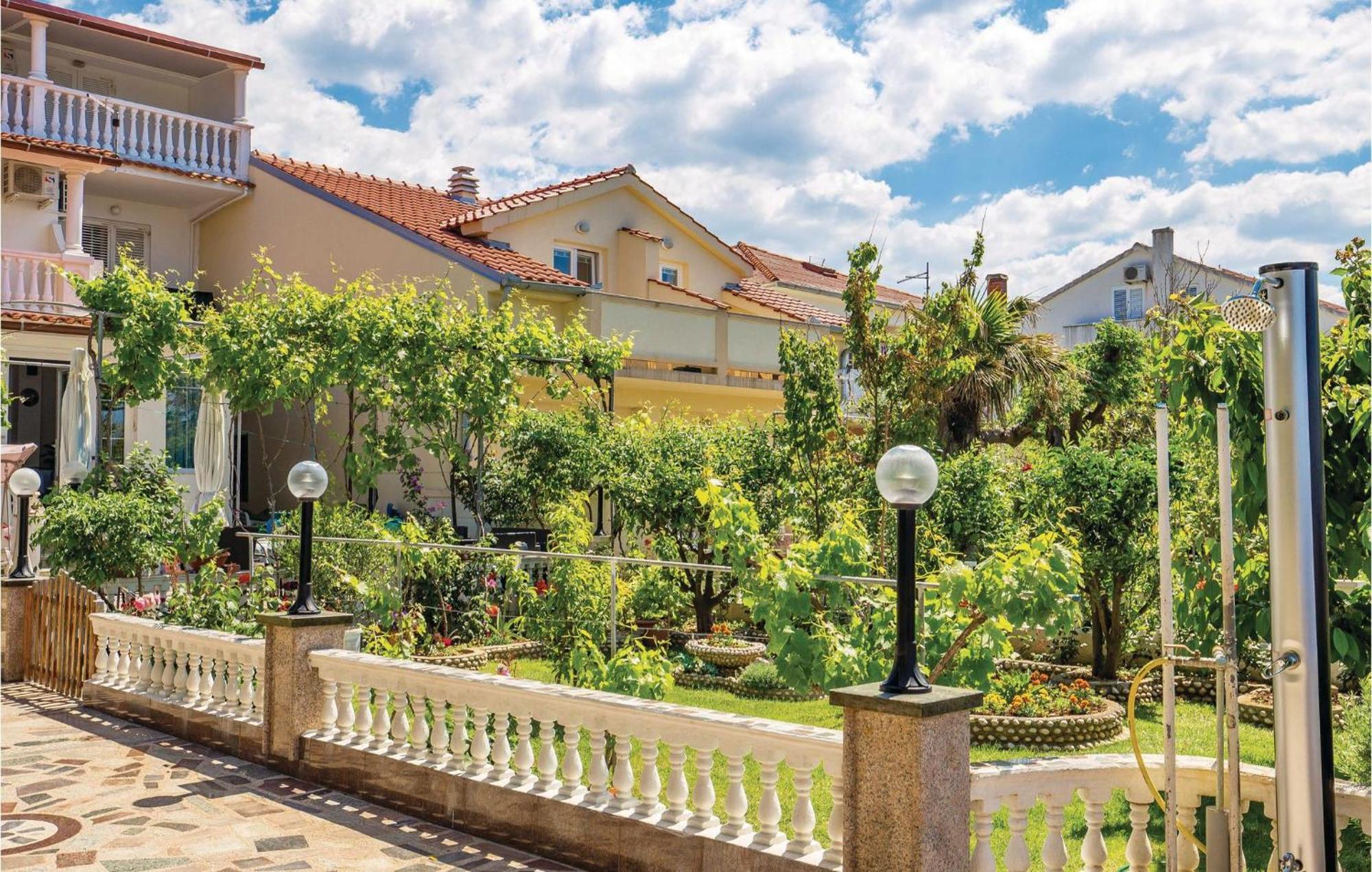 Nice Apartment In Rab With Kitchen Barbat na Rabu Exterior foto